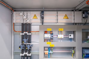 Steuerungstechnik fingersicher